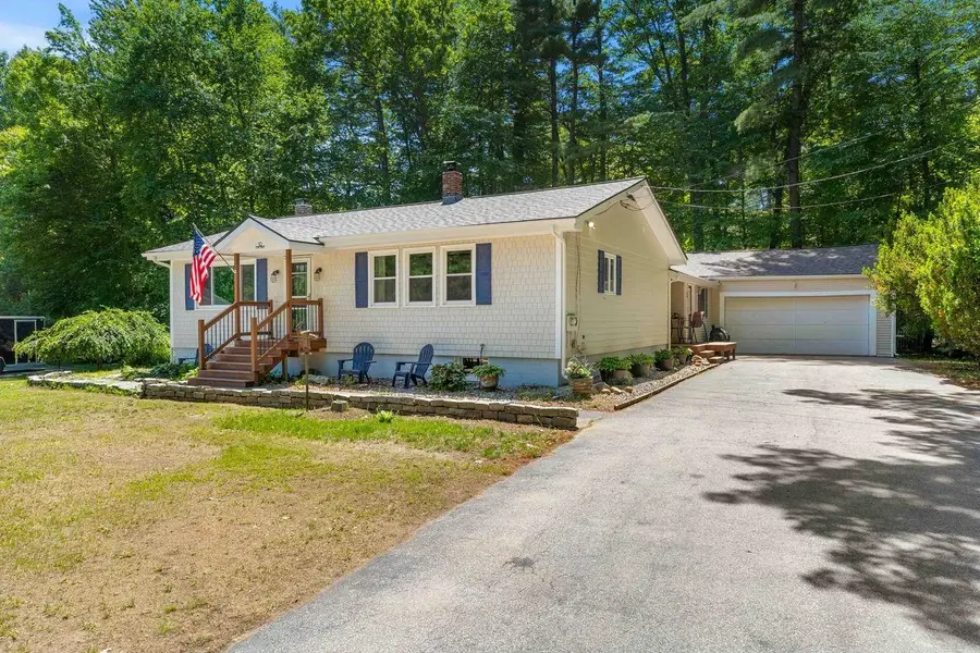 10 Cove Street, Goffstown, NH 03045 - #3