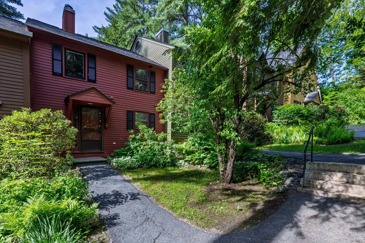 826 Hard Road #B4, Quechee, VT 05059 - #1