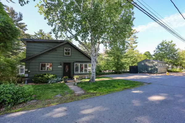 31 Grove Avenue, Salem, NH 03079