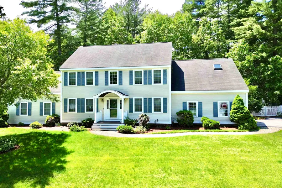 8 Sandstone Drive, Nashua, NH 03063 - #2
