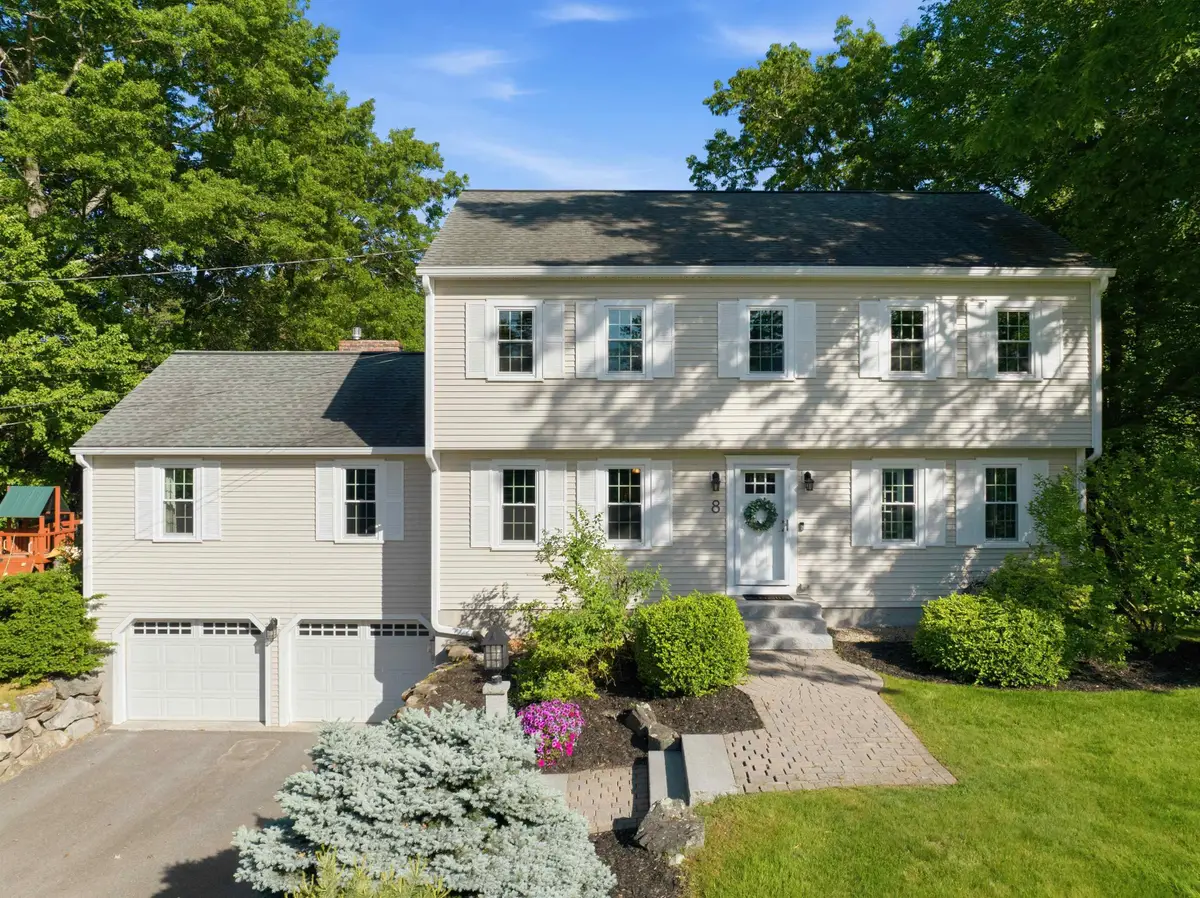8 Bennington Road, Nashua, NH 03064 - #1