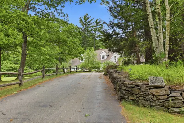 28 Island Road, Deerfield, NH 03037