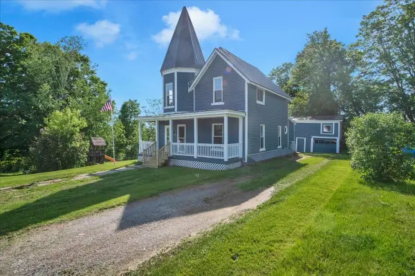1 Elm Avenue, Richford, VT 05476