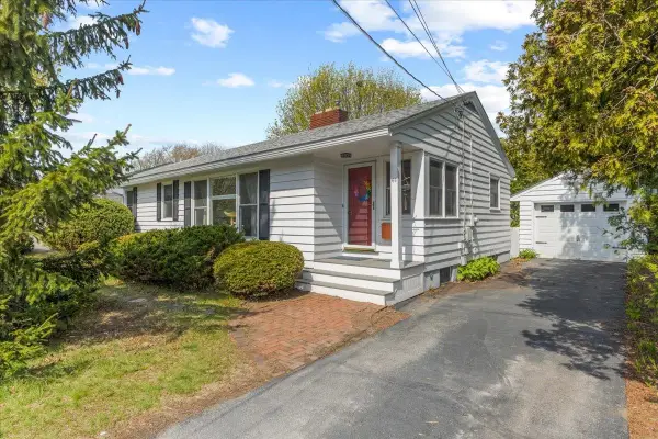 66 Cross Parkway, Burlington, VT 05408