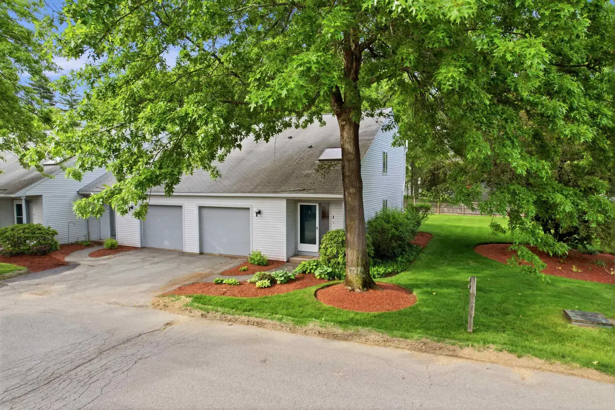1 Highland Green Lane, Merrimack, NH 03054 - #1