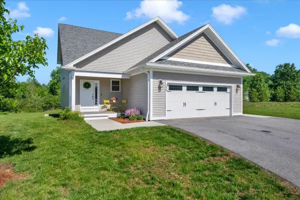 154 Chase Court, Essex, VT 05452