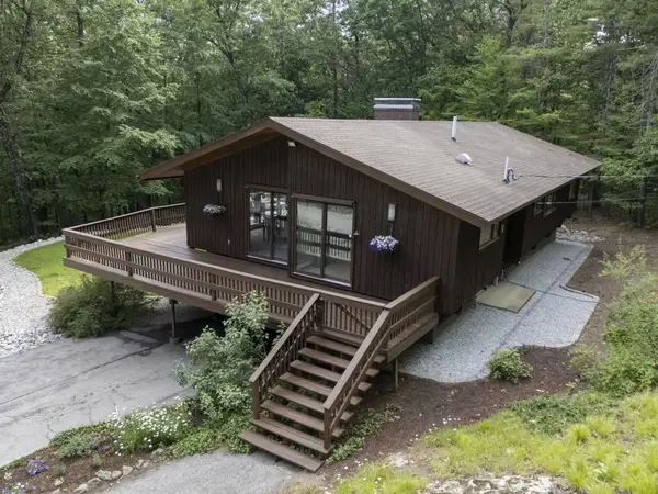38 Pinecrest Drive, Bedford, NH 03110