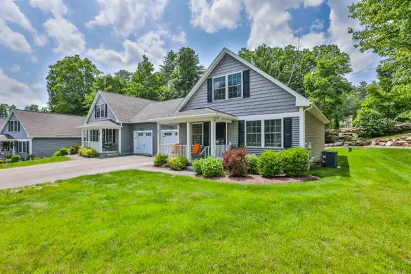 8 Cedar Way #B, Goffstown, NH 03045