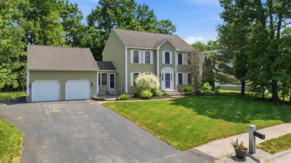 57 Lindsay Road, Hooksett, NH 03106