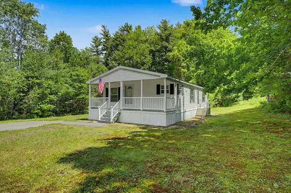 2 Tamarack Place, Londonderry, NH 03038