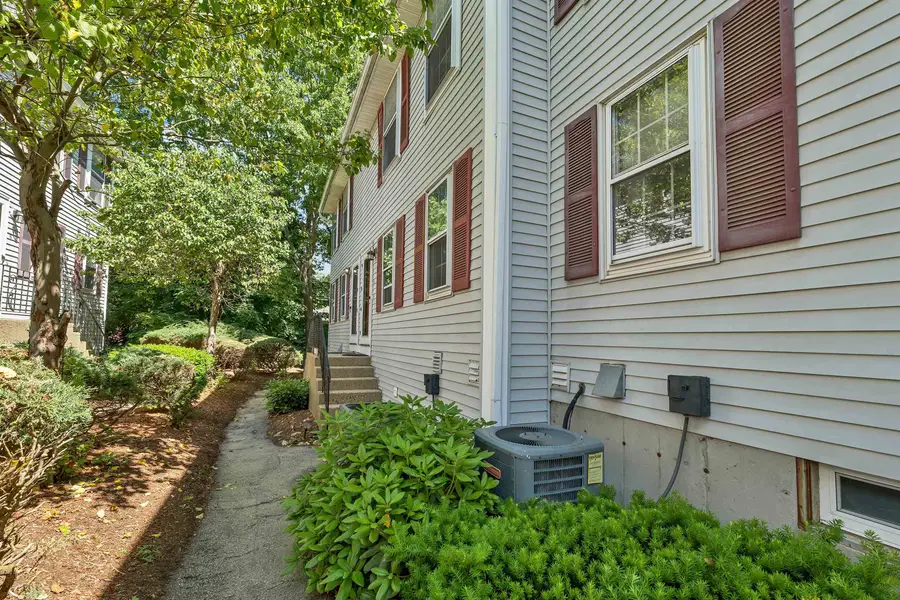 94 Beech Hill Avenue #5, Manchester, NH 03103 - #3