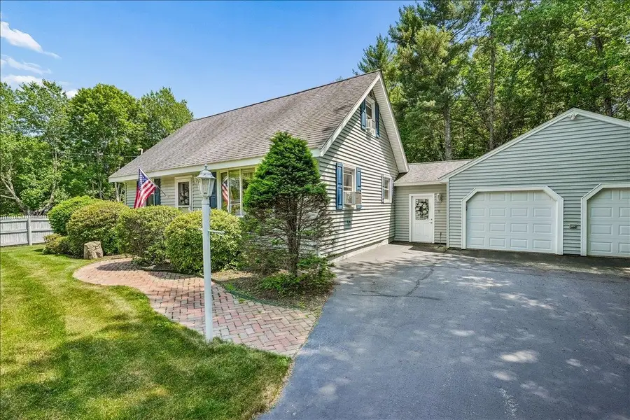 4 Gosselin Avenue, Hooksett, NH 03106 - #3