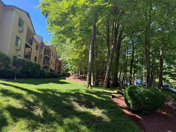 19 Country Club Drive #32, Manchester, NH 03102
