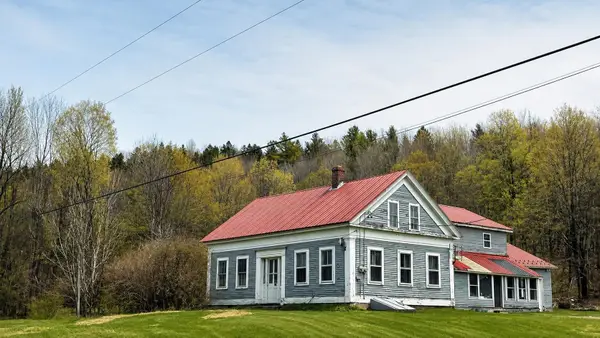 15 Daniels Road W, Albany, VT 05845