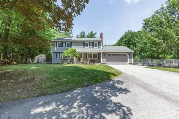 9 Hickory Lane, Bedford, NH 03110