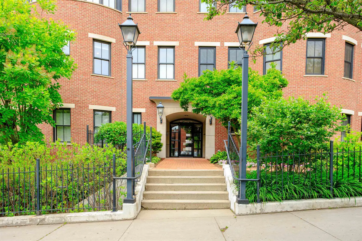 40 College Street #204C, Burlington, VT 05401 - #1