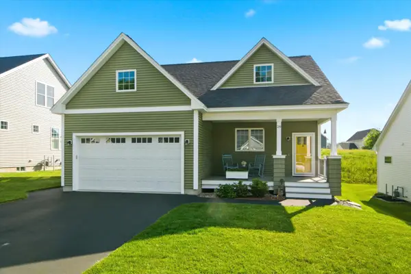 28 Luna Circle, Somersworth, NH 03878