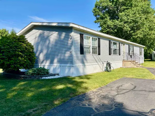 63 Oak Drive #88, North Hampton, NH 03862
