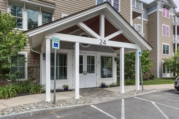 24 Willey Creek Road #105, Exeter, NH 03833