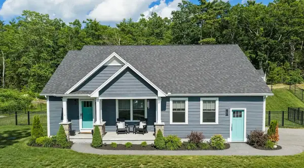 22 Kendall Lane, Raymond, NH 03077