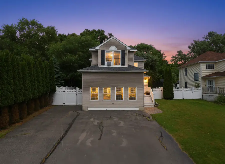 12 Lamprey Street, Newmarket, NH 03857 - #2