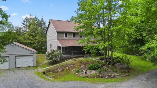 10 Castle Hill Lane, Westford, VT 05494