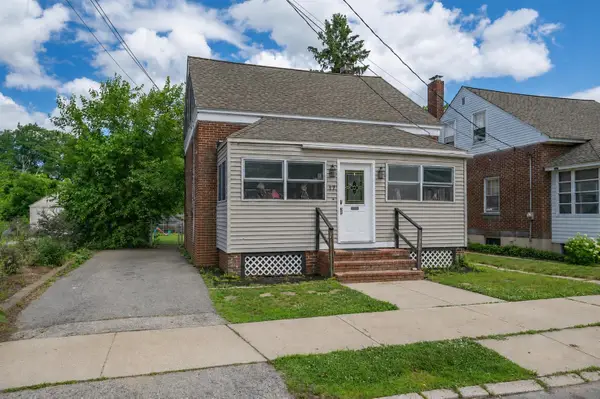 17 Grand Avenue, Nashua, NH 03060
