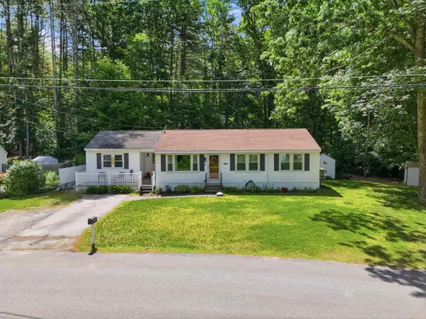 60 Trestle Brook Drive, Nashua, NH 03062
