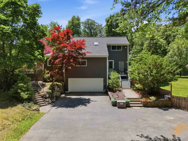 60 Stanley Brook Drive, Salem, NH 03079