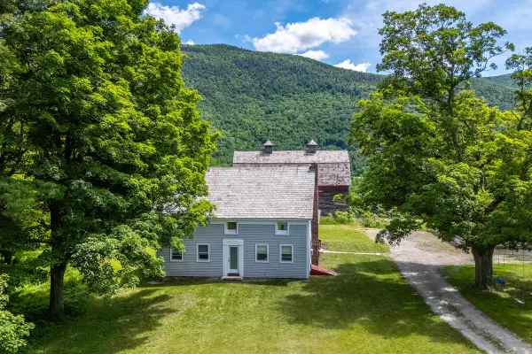1174 North Main Street, Danby, VT 05739