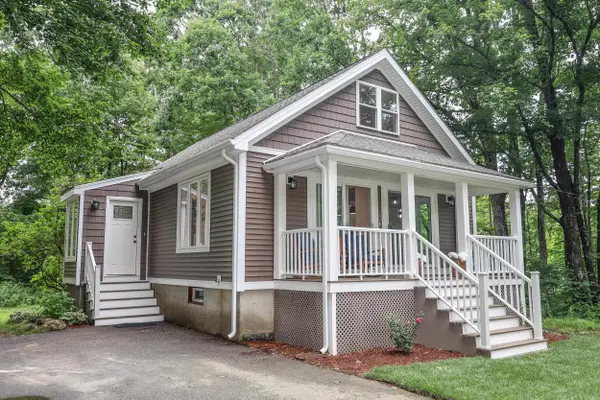 24 Mountain Road, Raymond, NH 03077
