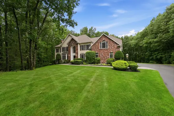 36 Northland Road, Windham, NH 03087