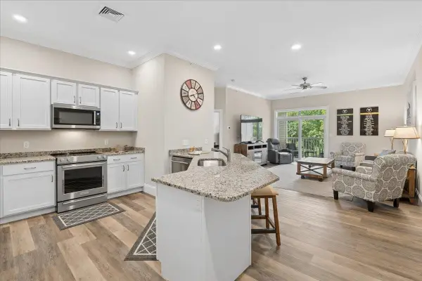 2 Henry David Drive #406, Nashua, NH 03062