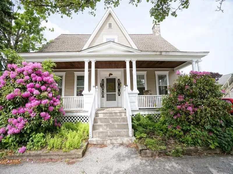 66 Ash Street, Manchester, NH 03104 - #1