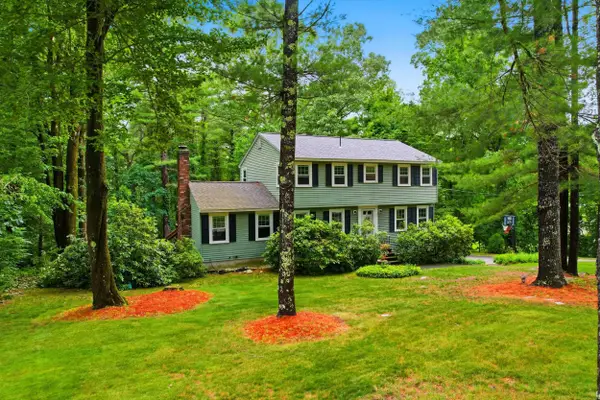 9 King Edward Drive, Londonderry, NH 03053