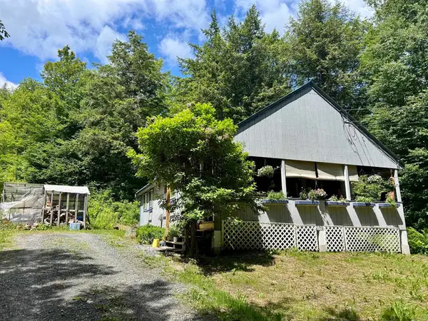 8 Mary White Road, Tunbridge, VT 05077
