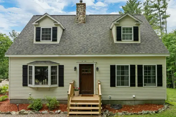 39 Beach Pond Road, Wolfeboro, NH 03894