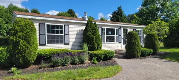 16 Magnolia Lane, Belmont, NH 03220
