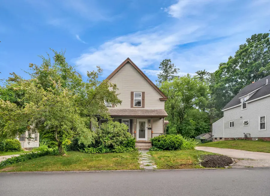 9 Grove Street, Derry, NH 03038 - #2