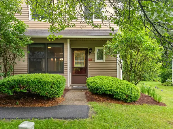 L13 Stonehedge Drive, South Burlington, VT 05403