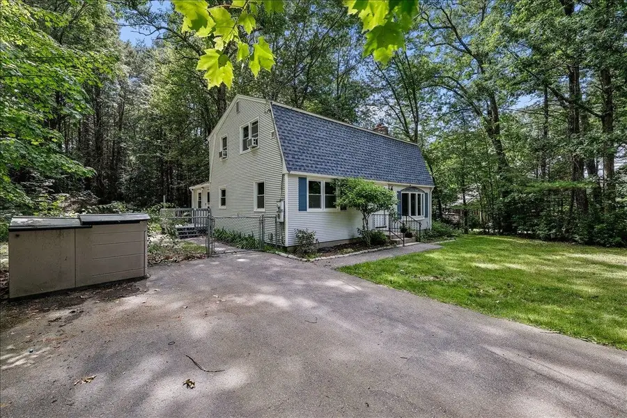 11 Hartson Circle, Hudson, NH 03051 - #3