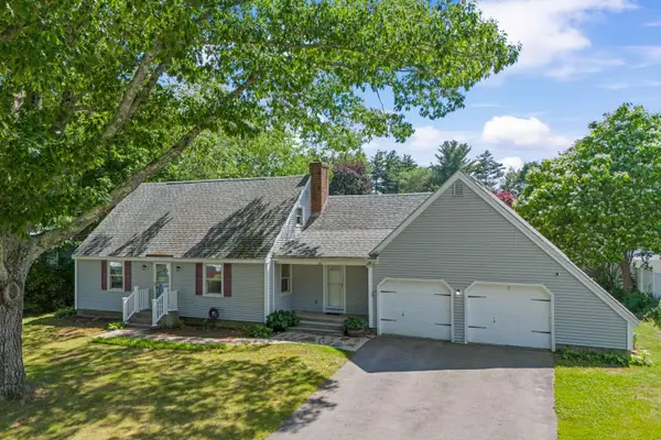 10 Colonial Circle, Hampton, NH 03842