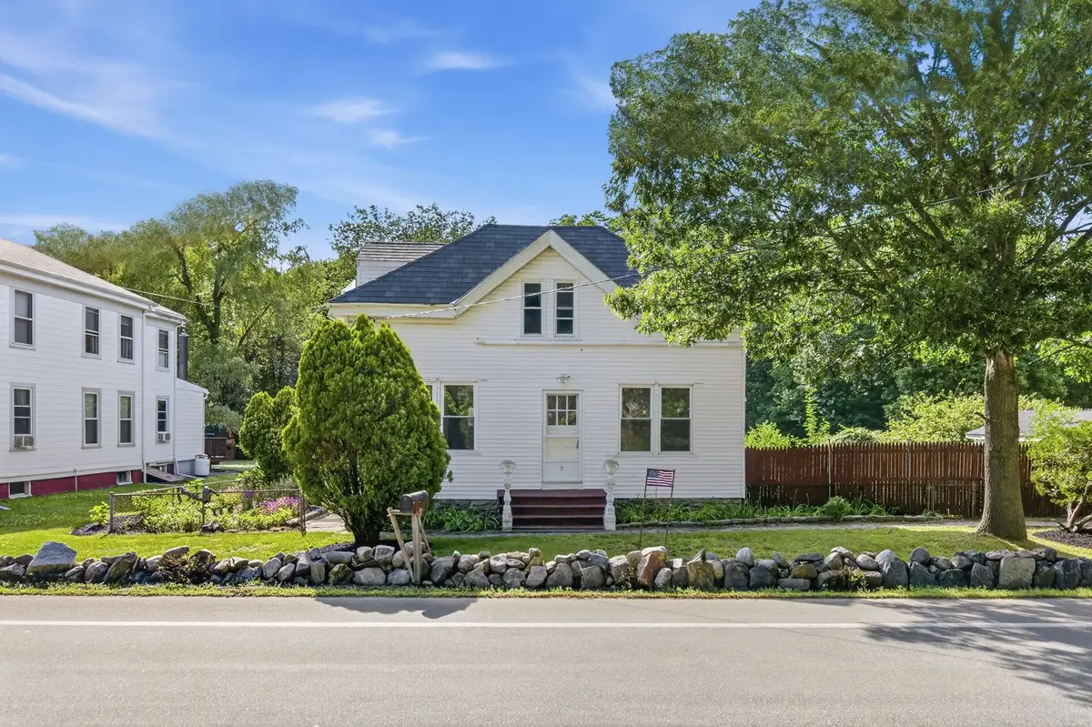 8 Newton Road, Plaistow, NH 03865 - #1