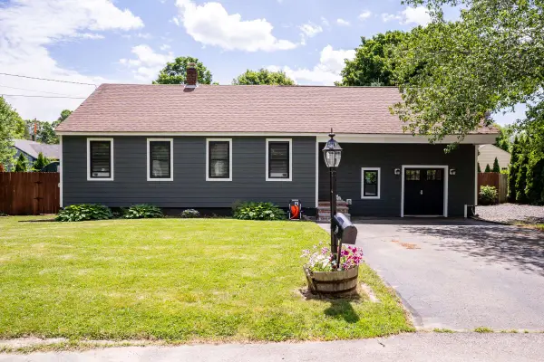 30 Elmview Circle, Dover, NH 03820
