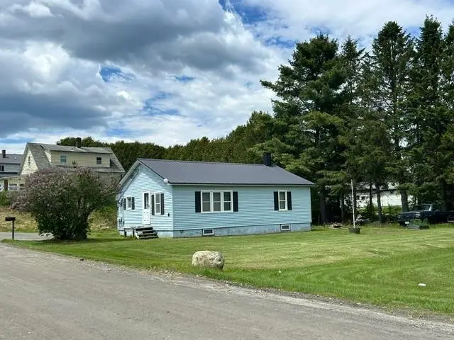 33 Edwards Street, Colebrook, NH 03576 - #1