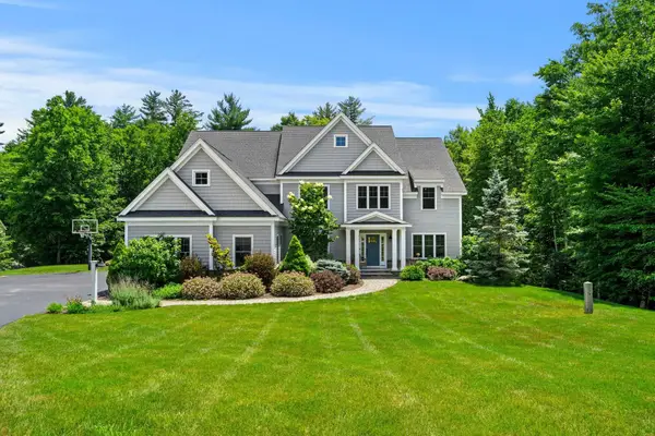 32 Settlers Court, Bedford, NH 03110