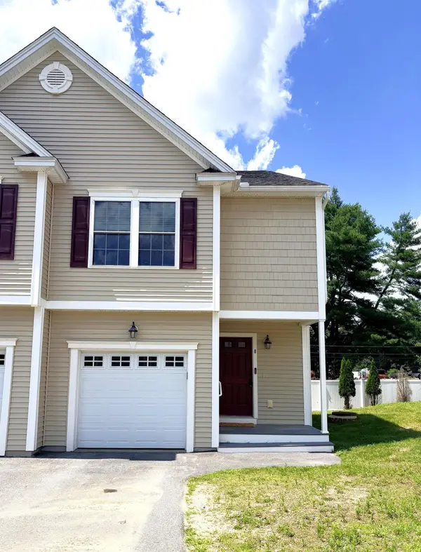 8 Cranberry Way, Manchester, NH 03109
