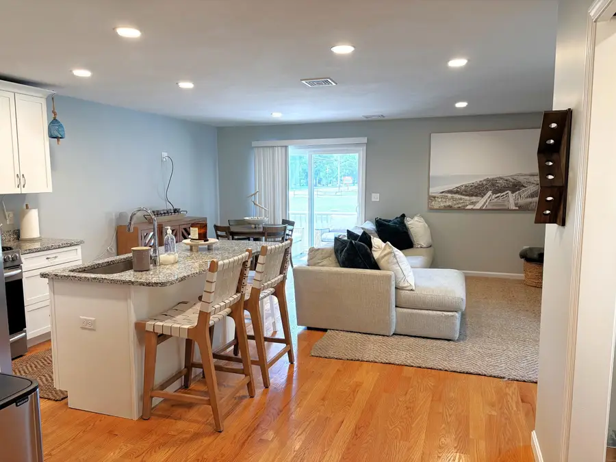 8 Cranberry Way, Manchester, NH 03109 - #2