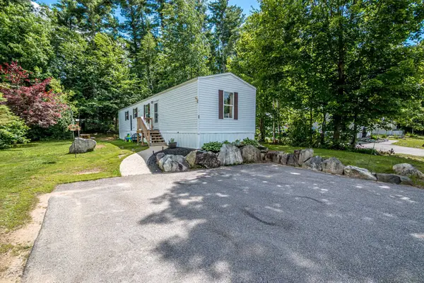 29 Tent Avenue, Conway, NH 03818