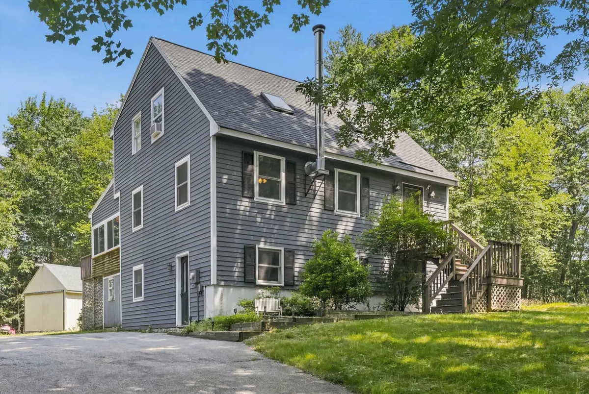 25 Pinewood Loop, Sandown, NH 03873 - #1